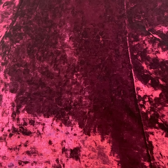 Burgundy crushed velvet dress - Picture 3 of 3